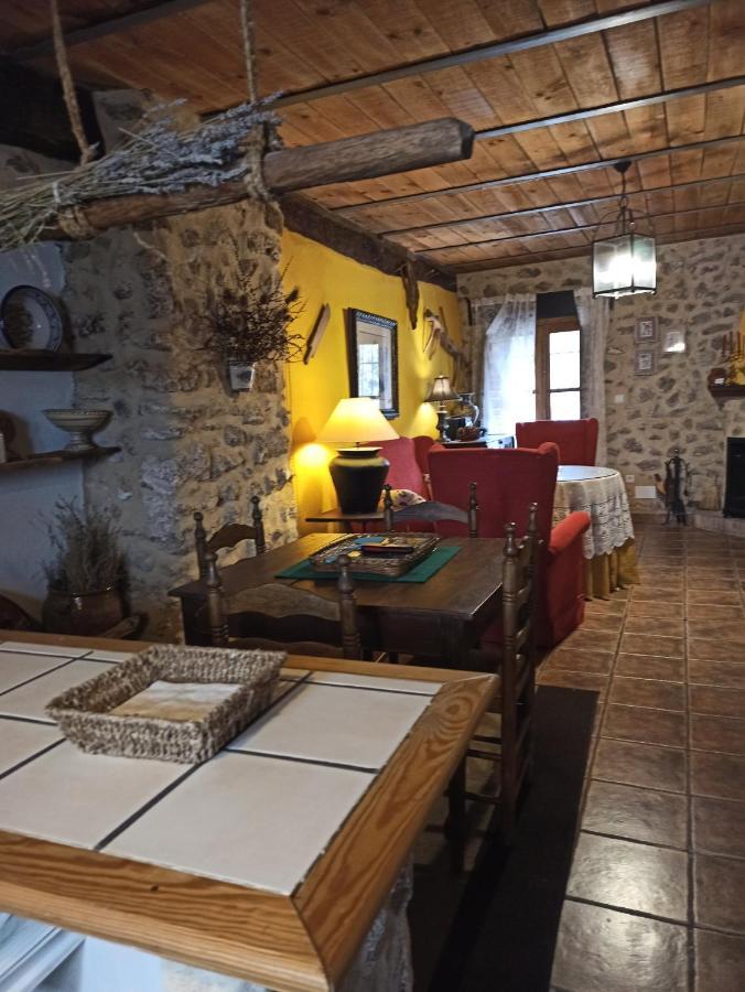La Hueta Bajo Villa Orcera Bagian luar foto